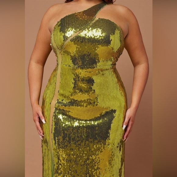 Fashion Nova Prom Pageant formal gown - Picture 3 of 5